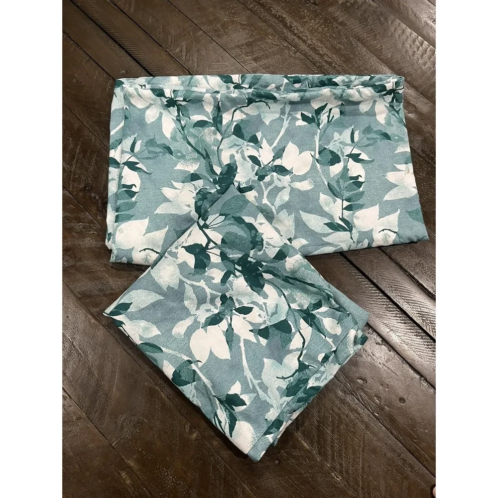 London Fog Green Leaf Print Standard Pillowcases‎ Set of 2 Pocket Hem 20x30